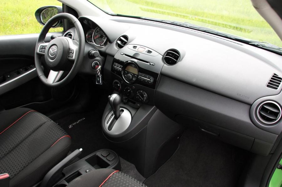 Mazda2 2010 года  (фото 147 из 183)